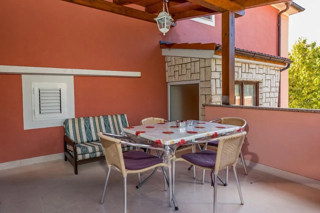 Apartament Ueber 2 Etagen Nur 400 Meter Zum Strand Baška Croaţia